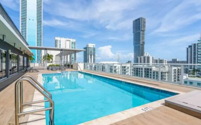 Modern 1BR Apt In Edgewater Free Parking