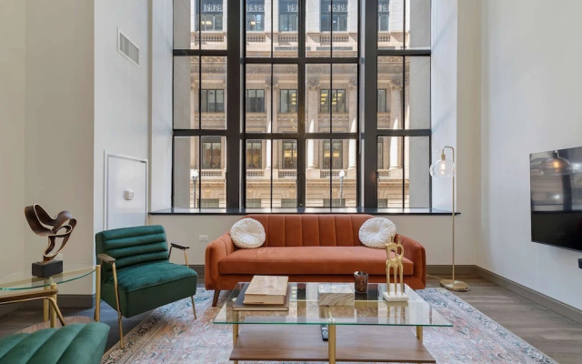 Downtown Charm 2BR Comfort Great Amenities