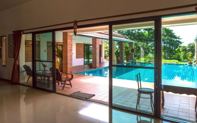 BaanNakaow Guesthouse