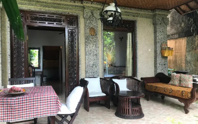 Anom Cottages