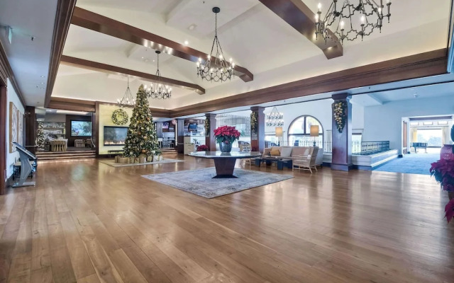 Southern Exposure w/ Private Balcony