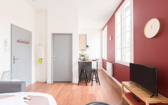 Superb Renovated Studio in the City Center