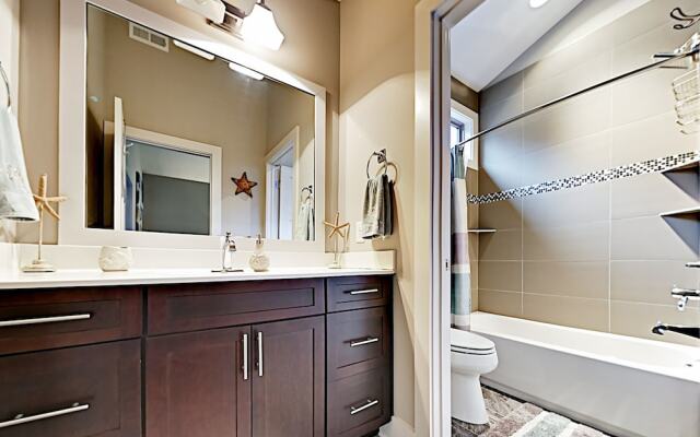 Modern WeHo Apt 8 - 3 Br Townhouse