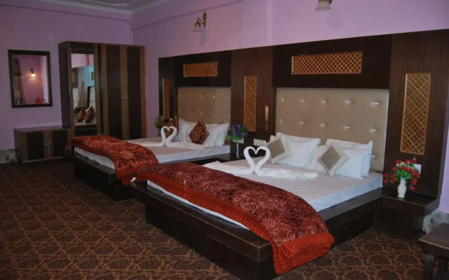 OYO 70586 Hotel Sobo Central