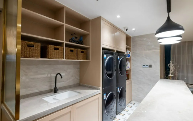 Nostalgia S Hotel (Beijing Fangshan University Town Guangyangcheng Metro Station)