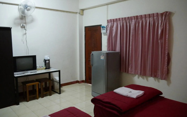 Phuttipong Apartment