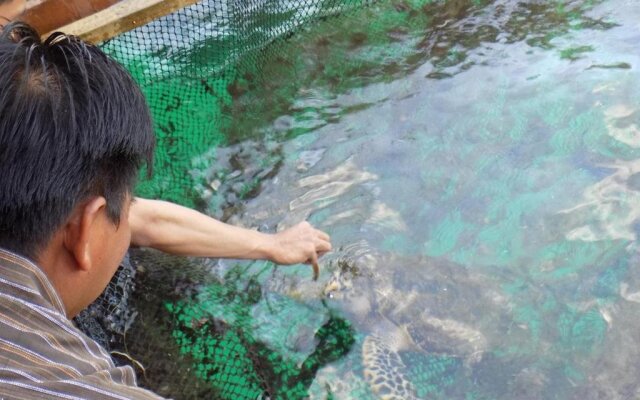 Terapung Hotel & Fish Garden