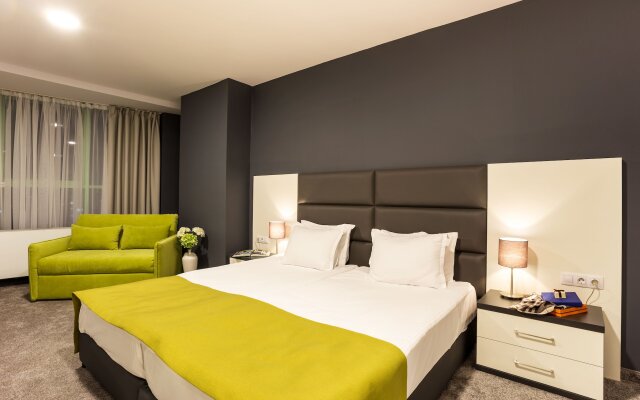 Earth and People Hotel & Spa