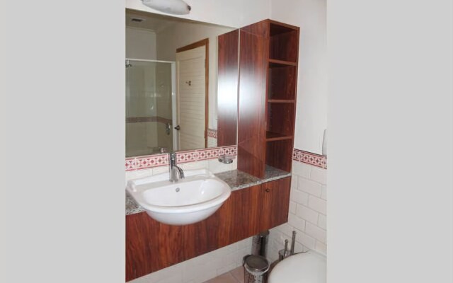QV Viaduct Apartment