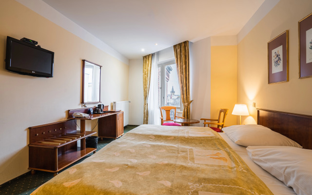 EA Hotel Rokoko