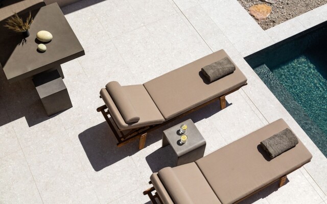 Santorini Sky, Luxury Resort