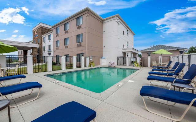 Comfort Suites Cullman I-65 Exit 310