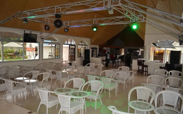 Golden Gates Hotel