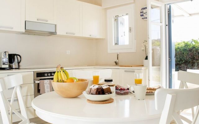 Relax by Mikri Santa Maria Beach - 2 Bedroom House