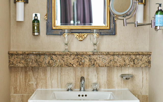 The Louie, A Davenport Hotel, Autograph Collection®