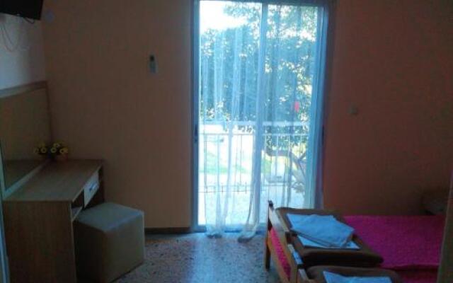 Patra Rooms Skala Prinou