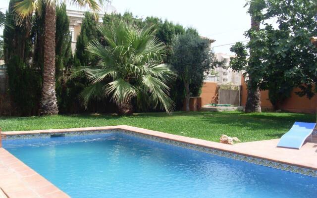 Villa Almendros