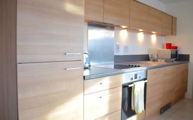 2 Bedroom Flat In Limehouse
