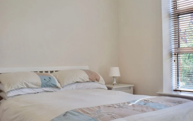 Spacious & Bight City Centre Flat