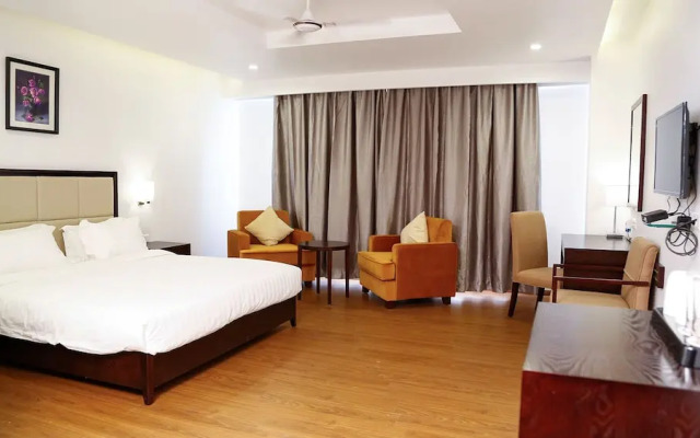 Triguna Clarks Inn