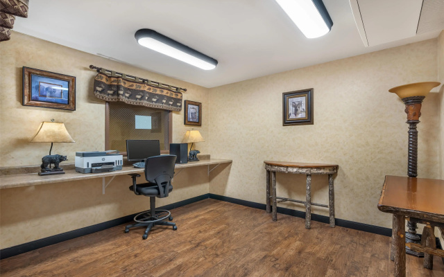 Best Western Plus Kelly Inn & Suites