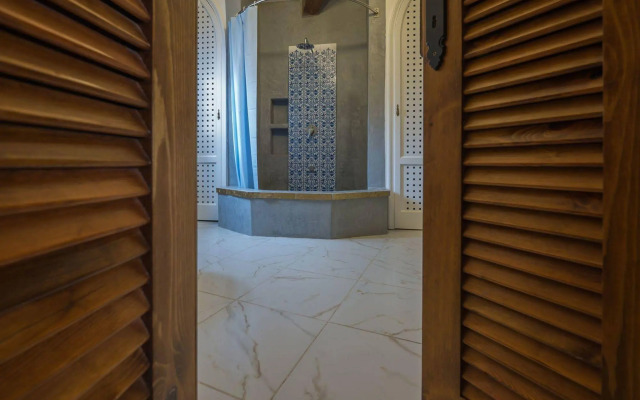 Chapel 5 Suites