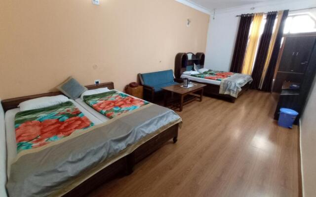 Hotel Himsagar