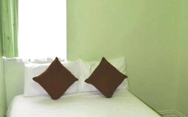 Queens Drive Hotel