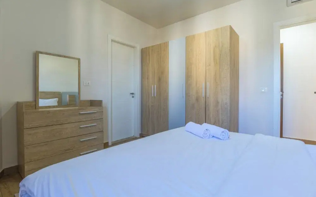 Elevate - Sleek 2-BR Apt by Santa Maria, Jal el Dib