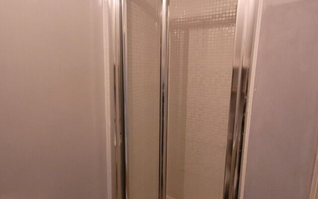 2-bed Apartment, Sleeps 4,on-site Parking