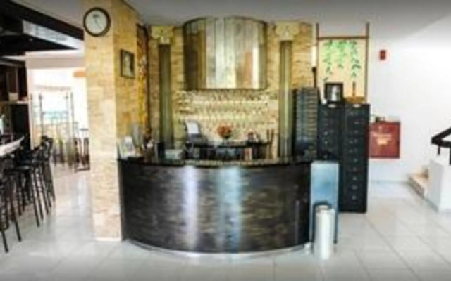 Margaret Studios & Apartments