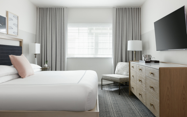 Kimpton Surfcomber Hotel by IHG