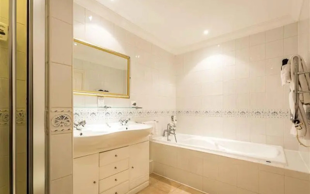 Best Western Consort Hotel