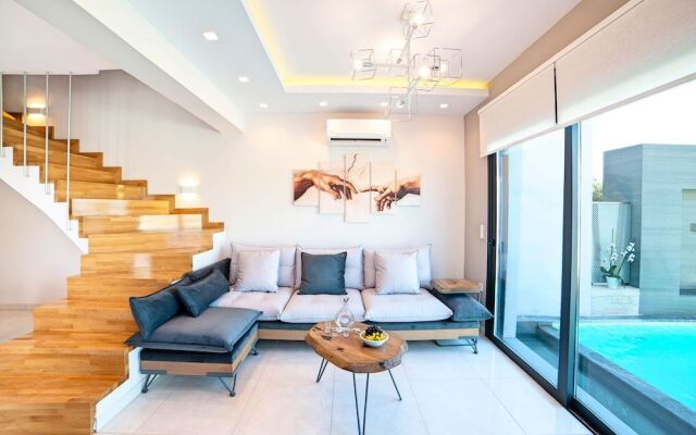 Perla Villas with Heated Pool
