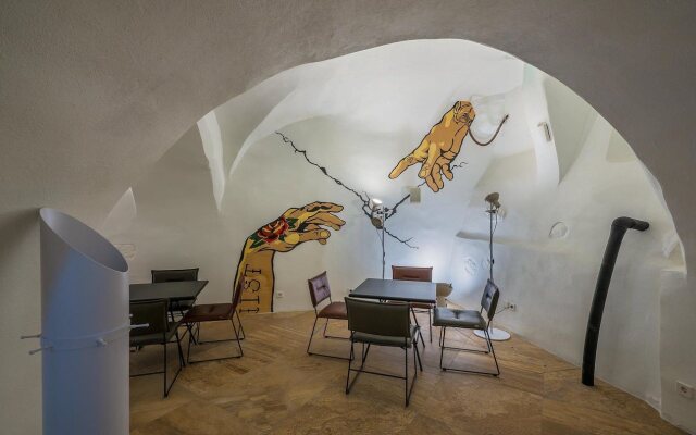 Artagonist Art Hotel