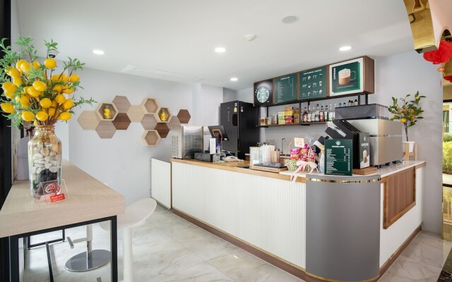 Crystal Srivaree Suvarnabhumi Hotel