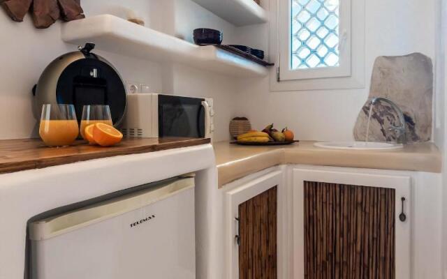 Niki Savvas Studio & Suites