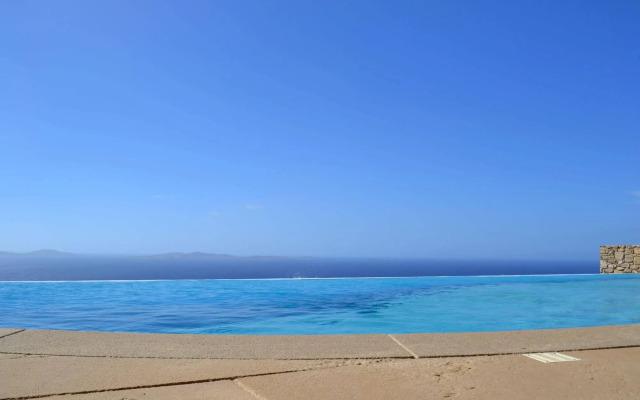 Mykonos Crystal Resort