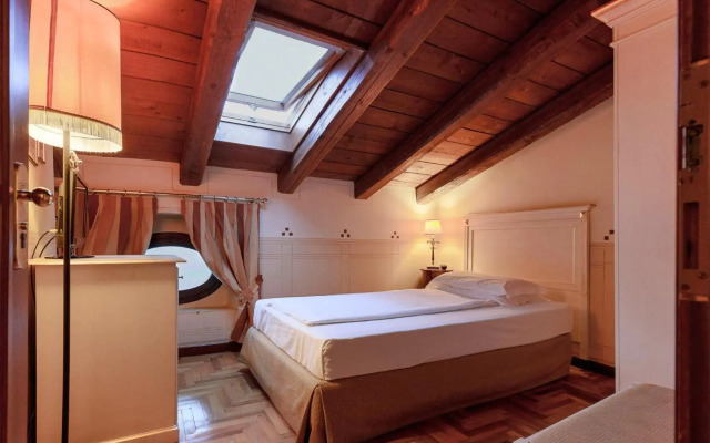Hotel Villa Policreti