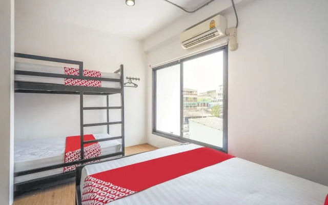 OYO 820 Labkoff Cafe and Hostel