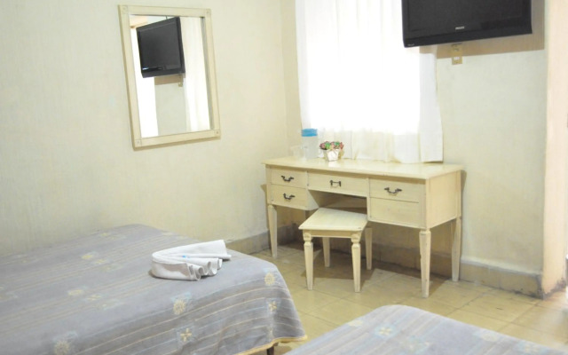 Hotel Metropolitan I