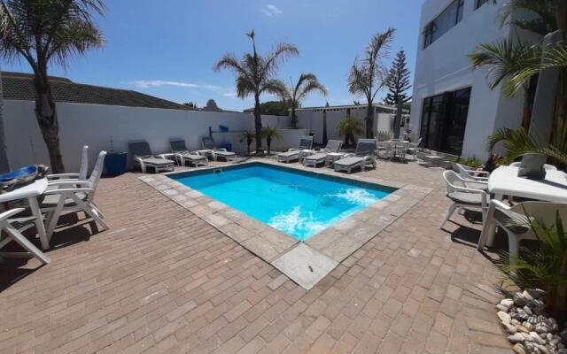 Au Plais De Langebaan at Palm Tree Villa