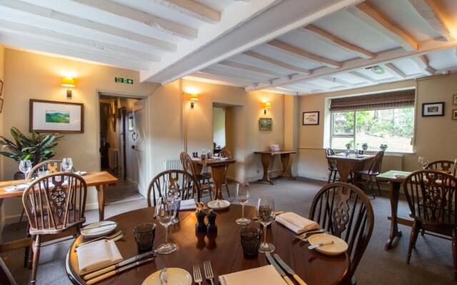 Parva Farmhouse Riverside Guesthouse
