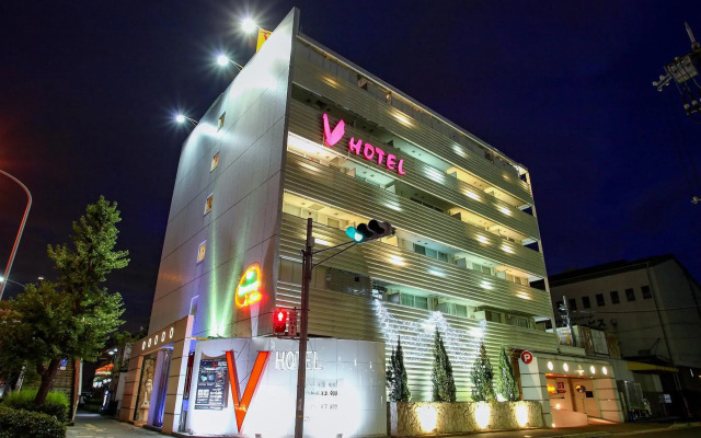 V Hotel - Adults Only