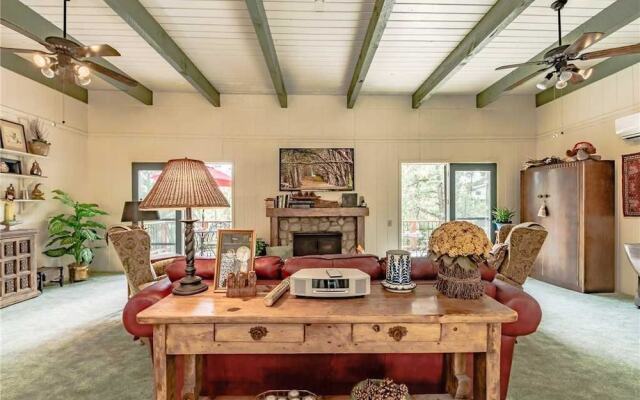 Lego House - Three Bedroom Cabin