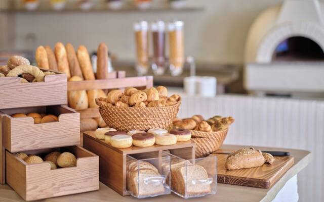 Arabella Beach Hotel Kuwait, Vignette Collection by IHG