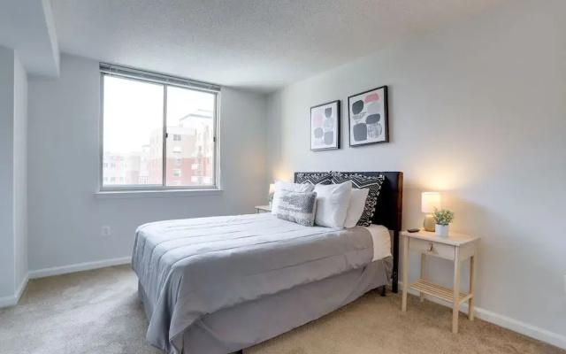 Fantastic Business Condo at Ballston