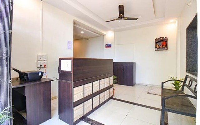 Fabhotel The Golden Leaf