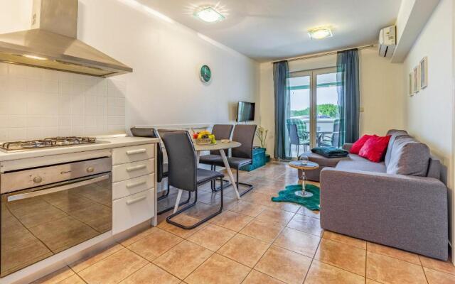 Olga's Place-new apartment 200 mt from the Sea