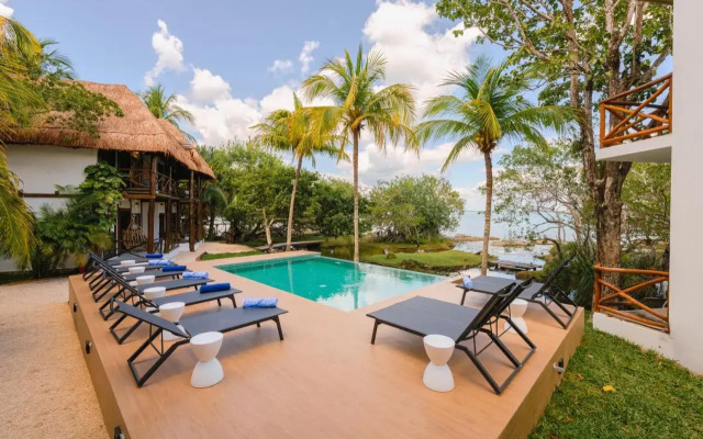 Azulea Bacalar Hotel & Spa - Lagoon Front